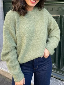 Shop Loëla Pull Fanny