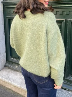 Shop Loëla Pull Fanny