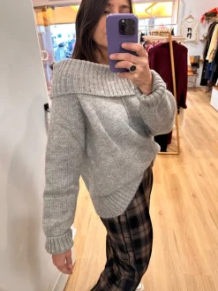 Shop Loëla Pull Lejunon GRIS